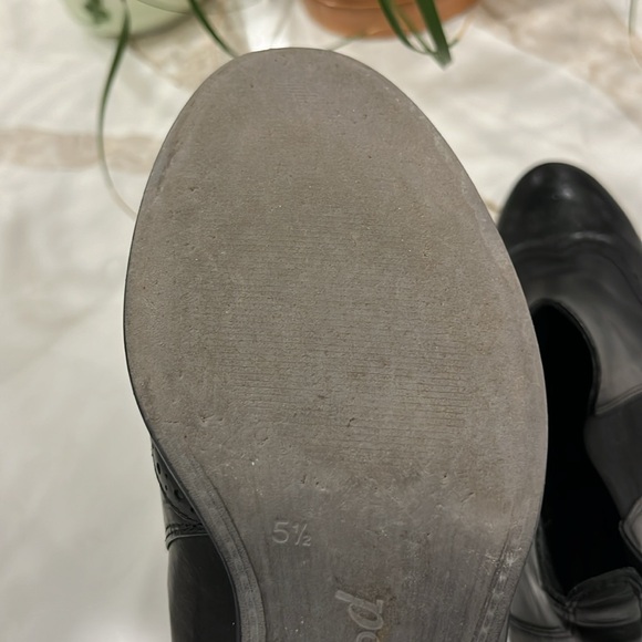 EUC Paul Green black chelsea ankle boots with elastic gusset &toe cap 1.25” heel - Picture 11 of 15